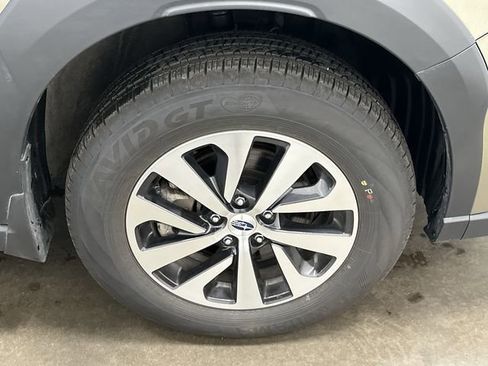 Used 2025 Subaru Outback Premium image 5