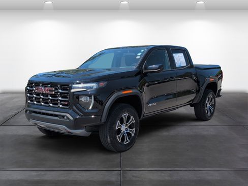 Used 2025 GMC Canyon AT4 w/ Technology Plus Package AWD/4WD image 4
