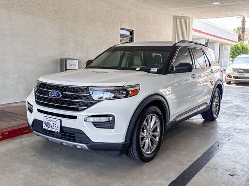 Used 2020 Ford Explorer XLT w/ Equipment Group 202A RWD image 3