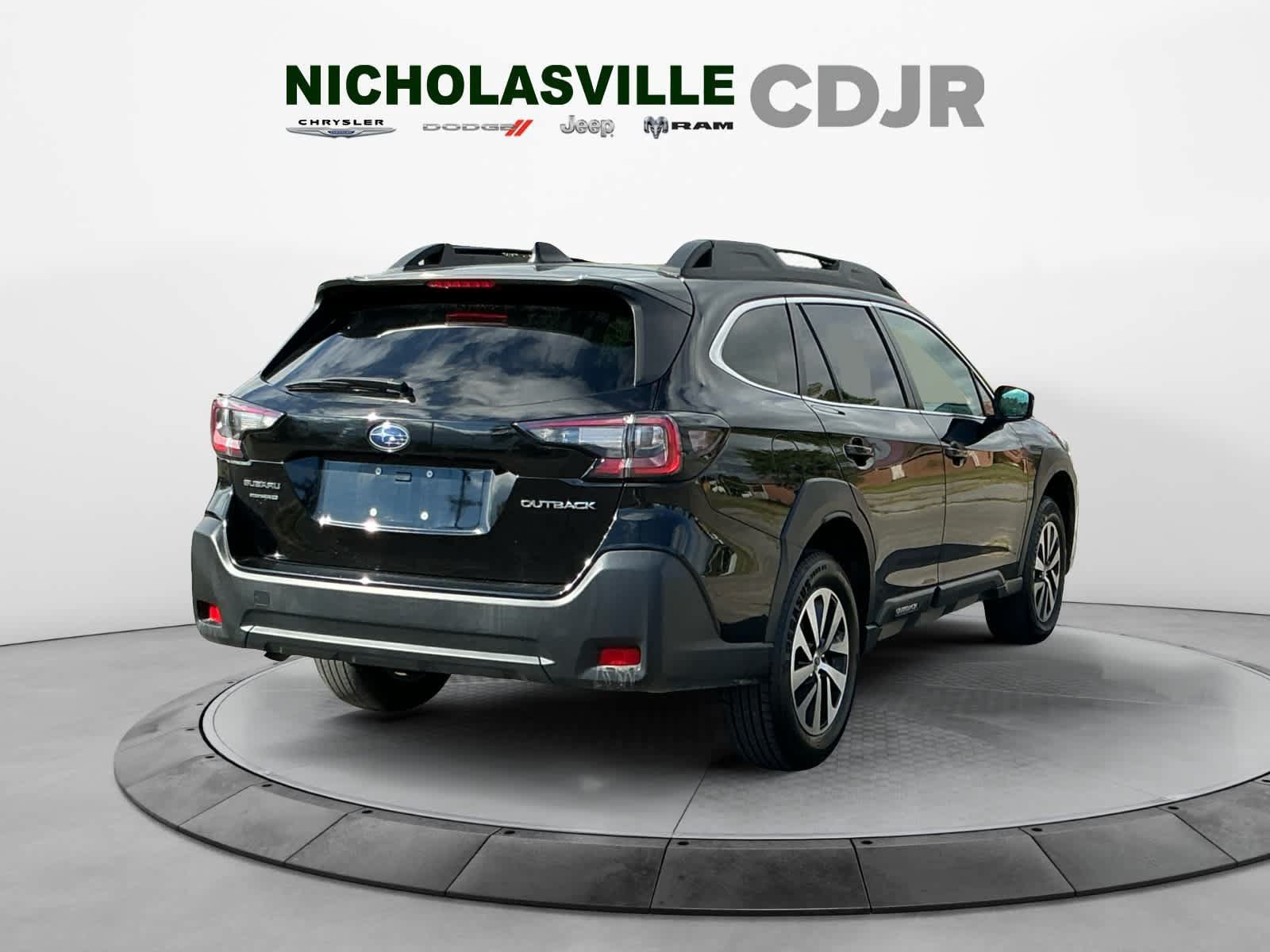 Used 2023 Subaru Outback Premium AWD/4WD image 5