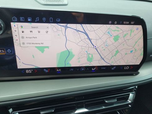 Used 2025 Chevrolet Traverse LT w/ Enhanced Driving Package image 14