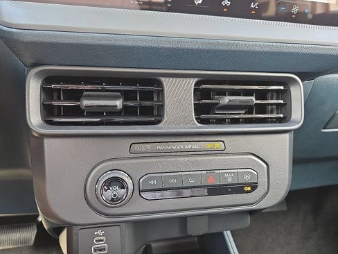 Used 2025 Ford Maverick XL w/ Equipment Group 102A AWD/4WD image 15