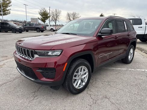 New 2026 Jeep Grand Cherokee Laredo AWD/4WD image 13