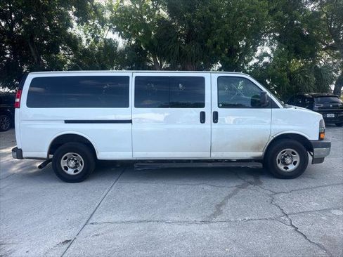 Used 2020 Chevrolet Express 3500 LT w/ LT Preferred Equipment Group RWD image 5