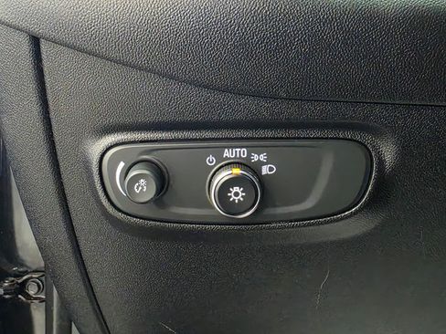 Used 2019 Chevrolet Equinox LT w/ Sun & Navigation Package FWD image 14