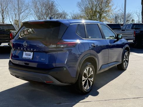 Used 2023 Nissan Rogue SV image 5