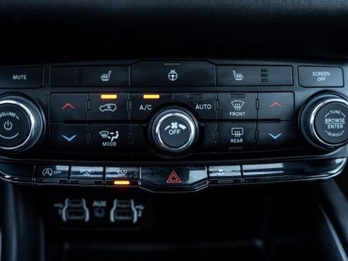 Used 2023 Dodge Durango SXT RWD image 20