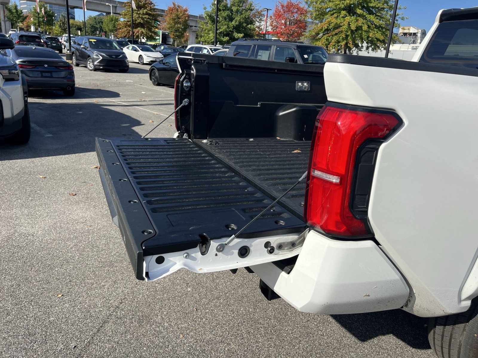 Used 2026 Toyota Tacoma SR5 AWD/4WD image 27