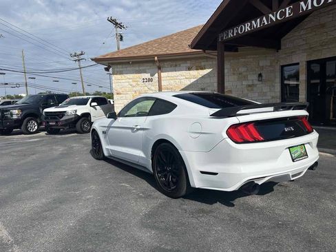 Used 2015 Ford Mustang GT RWD image 3