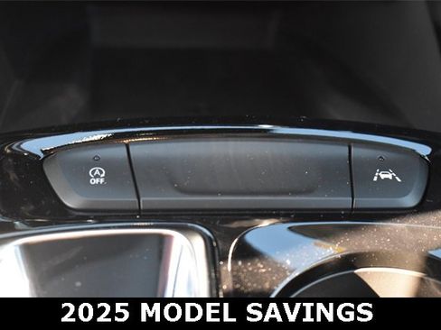 New 2025 Chevrolet Trax LT w/ Sunroof Package image 29