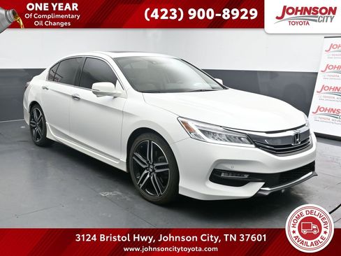 Used 2016 Honda Accord Touring image 1
