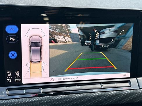 Used 2022 Volkswagen Golf R image 25