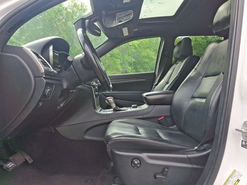 Used 2022 Jeep Grand Cherokee Limited AWD/4WD image 13
