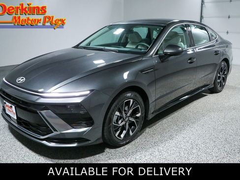 Used 2025 Hyundai Sonata SEL FWD image 1