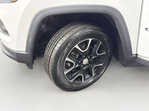 Used 2022 Jeep Compass Latitude w/ Convenience Group AWD/4WD image 37