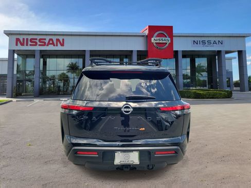 Used 2023 Nissan Pathfinder Rock Creek AWD/4WD image 3