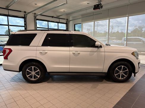 Used 2019 Ford Expedition XLT w/ Equipment Group 201A RWD image 6