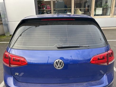 Used 2017 Volkswagen Golf R 4-Door image 8