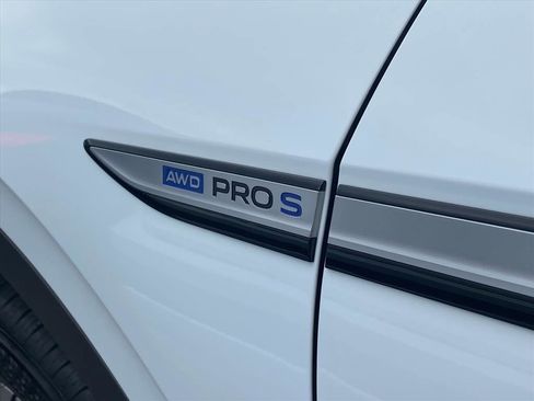 Certified 2022 Volkswagen ID.4 Pro S AWD/4WD image 4