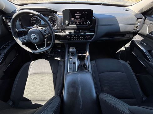 Used 2025 Nissan Pathfinder SV image 36