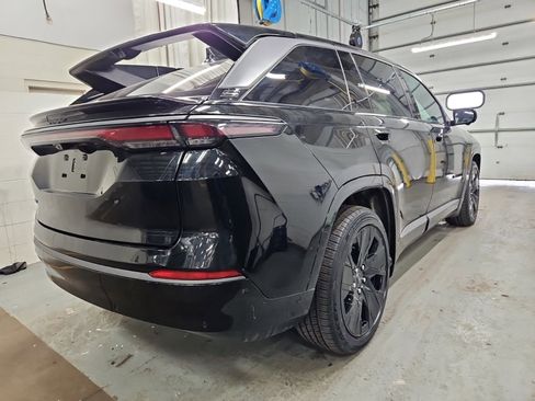 Used 2024 Jeep Wagoneer Launch Edition image 6