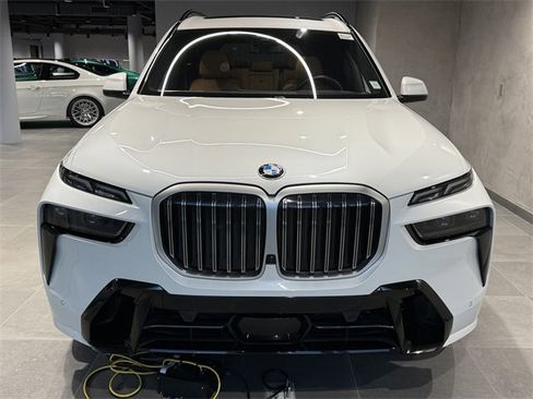 Certified 2024 BMW X7 xDrive40i w/ M Sport Package image 2