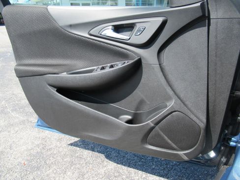 Used 2025 Chevrolet Malibu LT FWD image 19