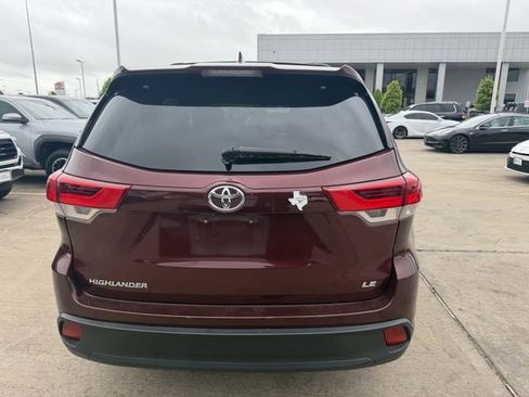 Used 2017 Toyota Highlander Plus image 6