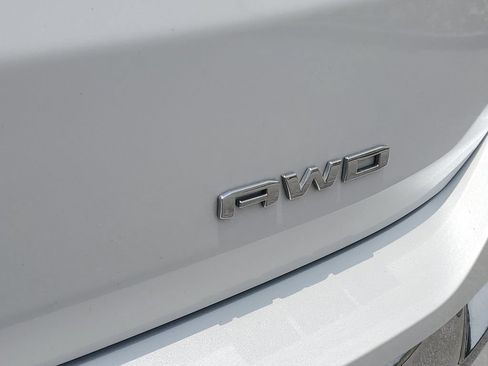 Used 2022 GMC Terrain Denali w/ Denali Premium Package AWD/4WD image 12