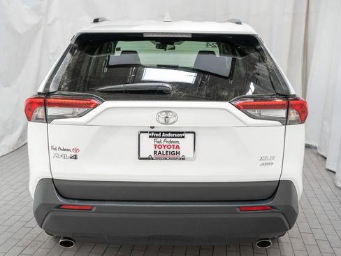 Used 2024 Toyota RAV4 XLE AWD/4WD image 4