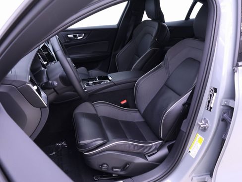 Used 2024 Volvo S60 T8 Ultimate image 10