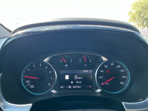 Used 2023 Chevrolet Traverse RS FWD image 19