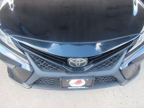Used 2019 Toyota Camry SE FWD image 4