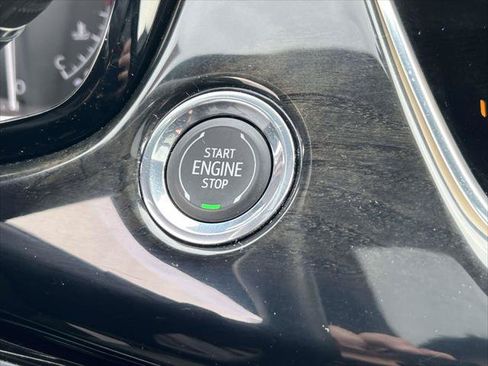 Used 2024 Cadillac XT6 Premium Luxury AWD/4WD image 30