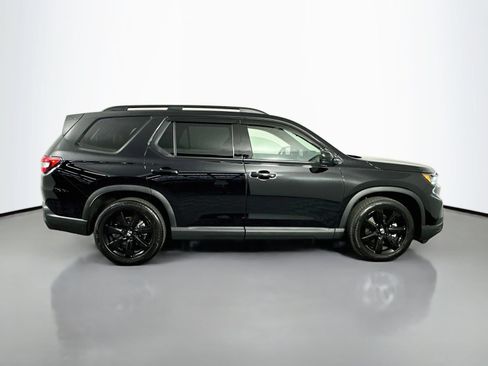 Used 2025 Honda Pilot Black Edition image 8