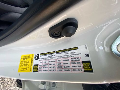Used 2024 Toyota RAV4 LE AWD/4WD image 27