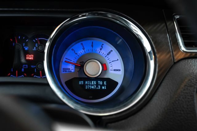 Used 2013 Ford Mustang GT Premium RWD image 29