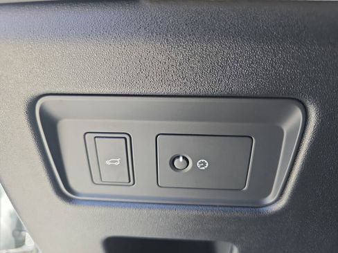 Used 2023 Land Rover Discovery HSE R-Dynamic image 28