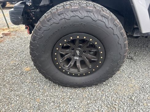 Used 2018 Jeep Wrangler Sport image 18