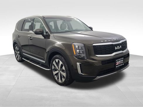 Used 2022 Kia Telluride EX w/ EX Premium Package image 2