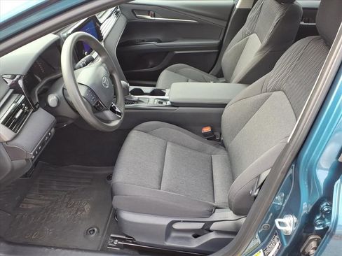 Used 2025 Toyota Camry LE image 10