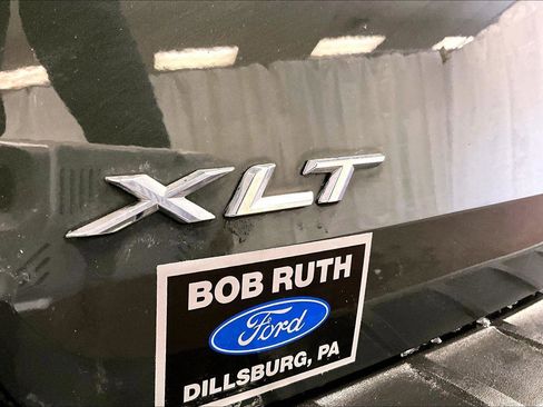 Used 2022 Ford Explorer XLT w/ Equipment Group 202A image 13