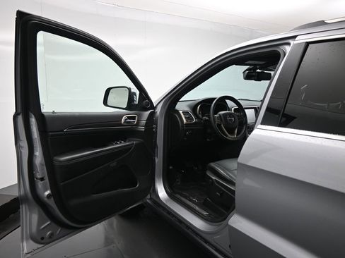 Used 2016 Jeep Grand Cherokee Limited image 8