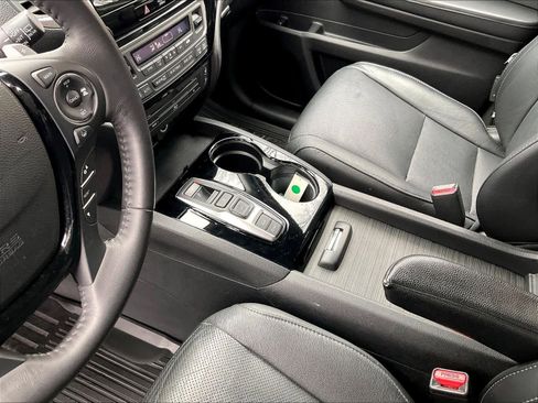 Used 2018 Honda Pilot Elite image 21