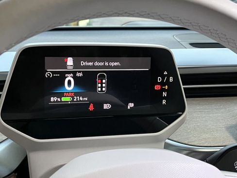 New 2025 Volkswagen ID. Buzz Pro S Plus image 32