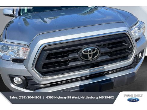 Used 2023 Toyota Tacoma SR5 RWD image 13
