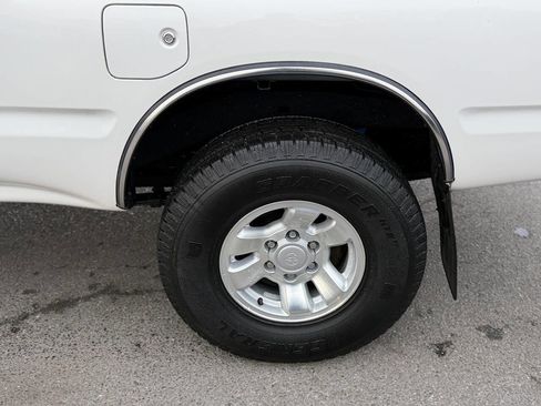 Used 2000 Toyota Tacoma 4x4 Xtracab image 33