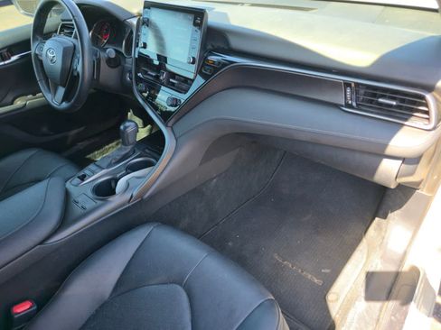 Used 2022 Toyota Camry XSE image 11