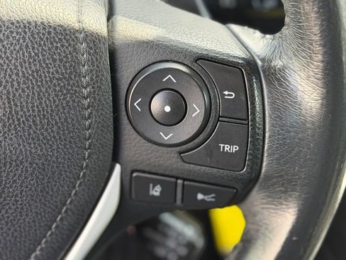 Used 2017 Toyota Corolla SE FWD image 26