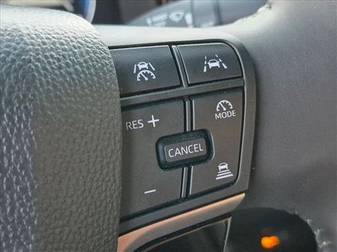 Used 2025 Toyota Camry XLE FWD image 14
